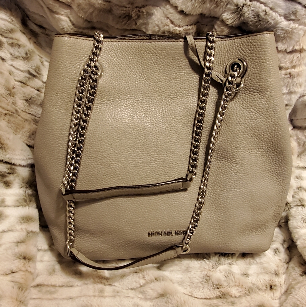 Michael Kors purse - Picture 1 of 3